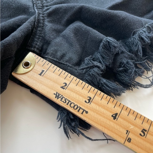 American Eagle Women's Black Distressed High Waist Hi-Rise Festival Shorts Sz 2 - Picture 8 of 8